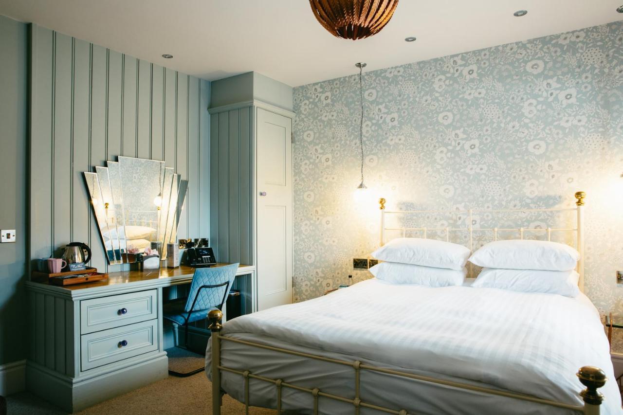 Crown Hotel Стамфорд Экстерьер фото