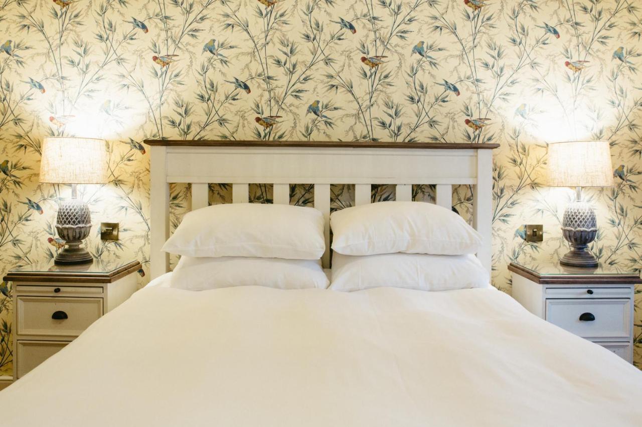 Crown Hotel Стамфорд Экстерьер фото