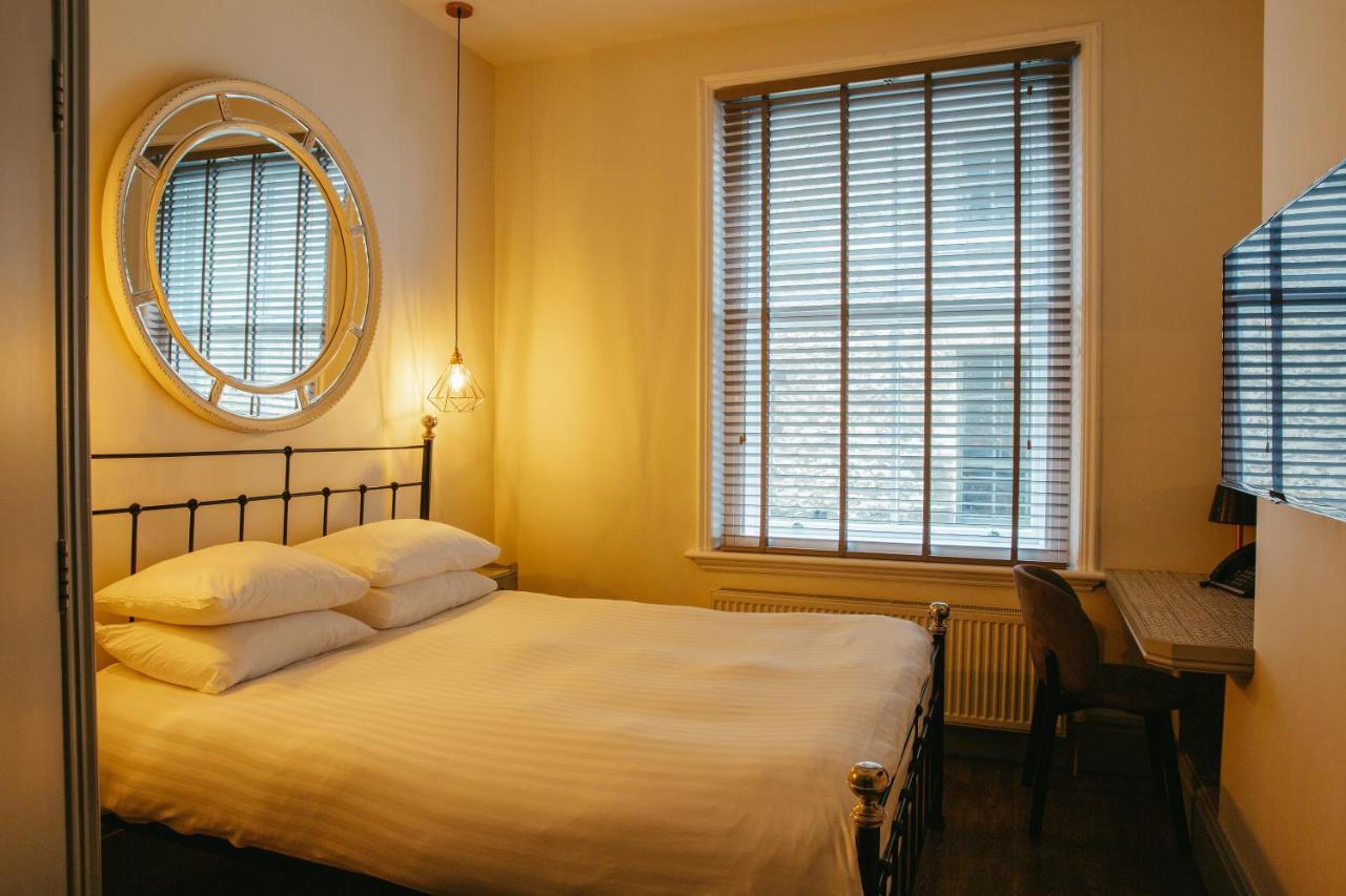 Crown Hotel Стамфорд Экстерьер фото
